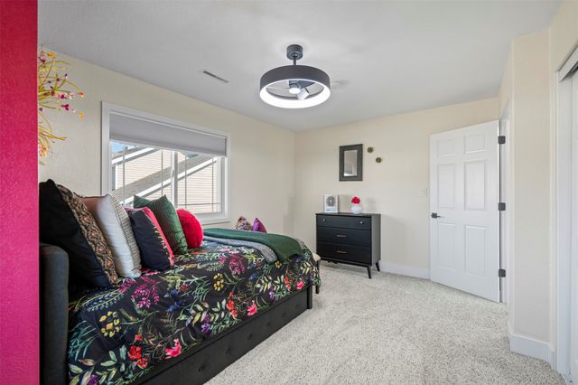 1706 S 11th Avenue E, Newton, IA 50208