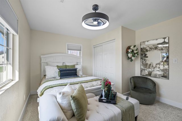 1706 S 11th Avenue E, Newton, IA 50208
