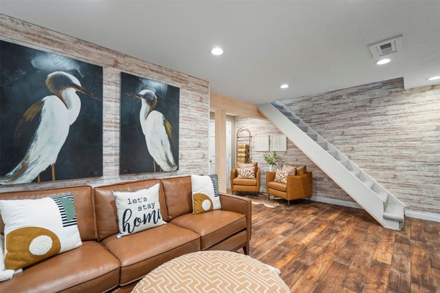 1706 S 11th Avenue E, Newton, IA 50208