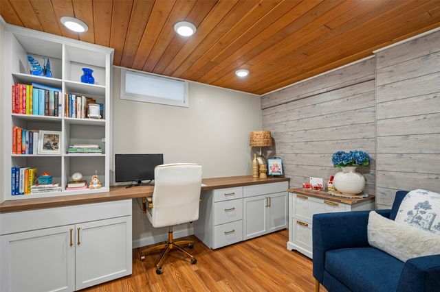 1706 S 11th Avenue E, Newton, IA 50208