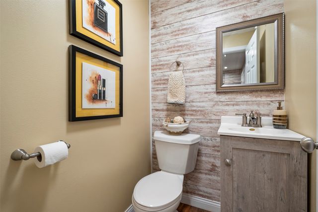 1706 S 11th Avenue E, Newton, IA 50208