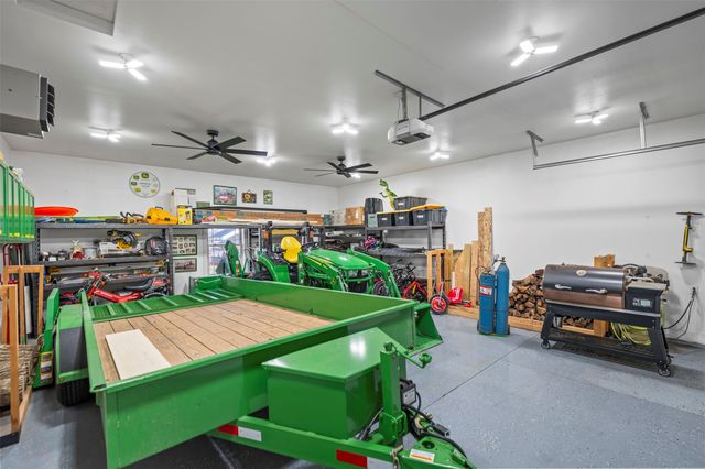 1706 S 11th Avenue E, Newton, IA 50208