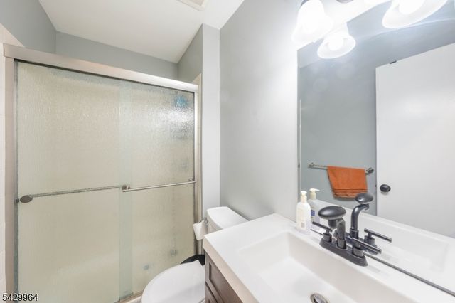 59 Taurus Dr, Hillsborough Twp., NJ 08844