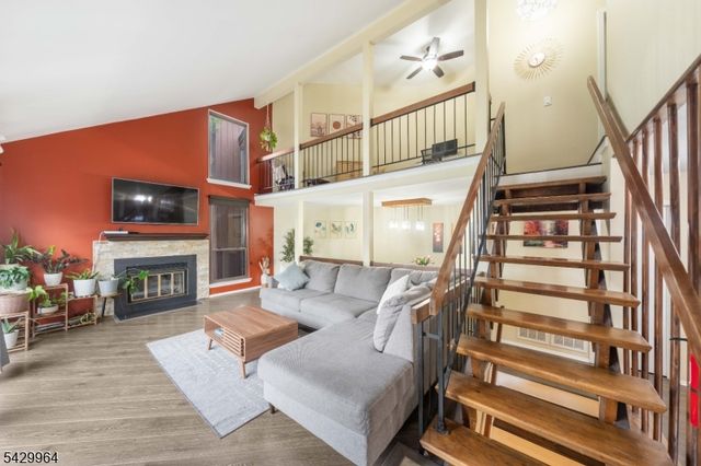 59 Taurus Dr, Hillsborough Twp., NJ 08844