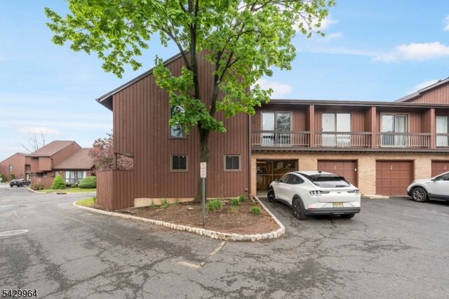 59 Taurus Dr, Hillsborough Twp., NJ 08844