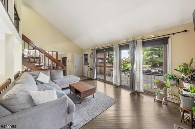 59 Taurus Dr, Hillsborough Twp., NJ 08844