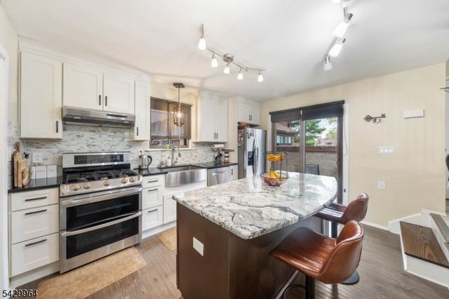 59 Taurus Dr, Hillsborough Twp., NJ 08844