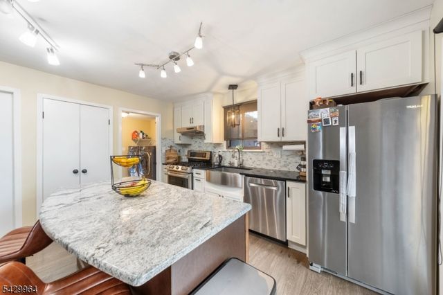 59 Taurus Dr, Hillsborough Twp., NJ 08844