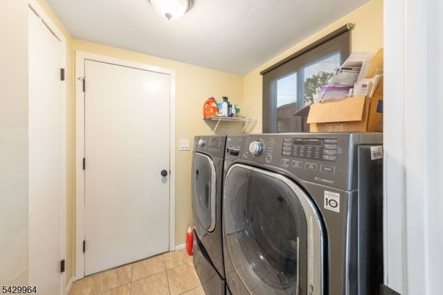 59 Taurus Dr, Hillsborough Twp., NJ 08844