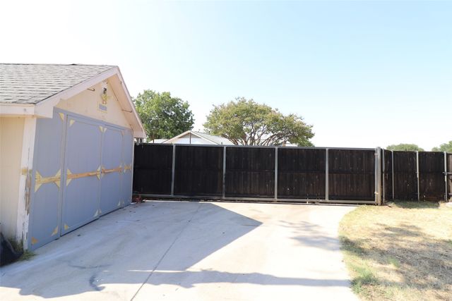 1701 Running River Road, Garland, TX 75044