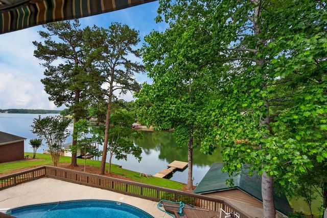180 Old House Road, Hamilton, GA 31811