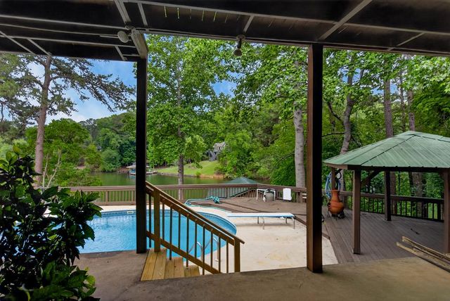 180 Old House Road, Hamilton, GA 31811