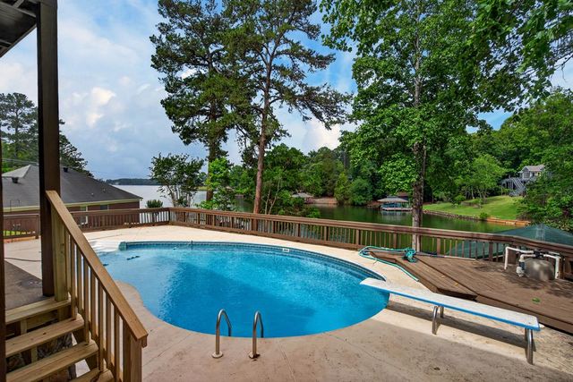 180 Old House Road, Hamilton, GA 31811