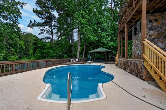 180 Old House Road, Hamilton, GA 31811