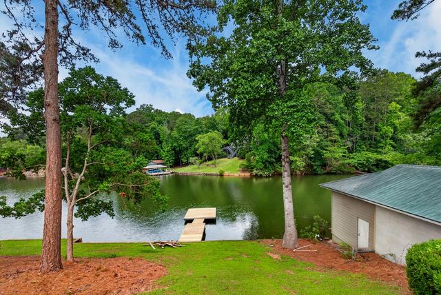 180 Old House Road, Hamilton, GA 31811