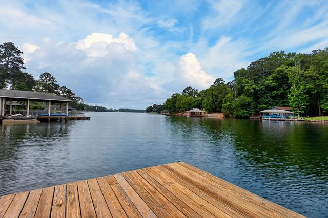 180 Old House Road, Hamilton, GA 31811