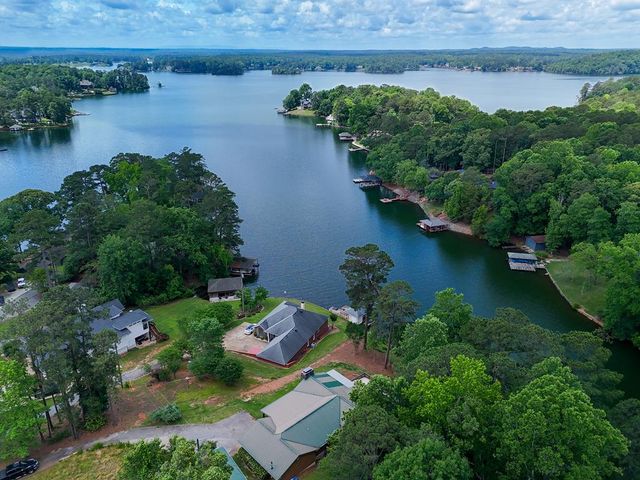 180 Old House Road, Hamilton, GA 31811