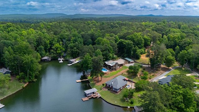 180 Old House Road, Hamilton, GA 31811