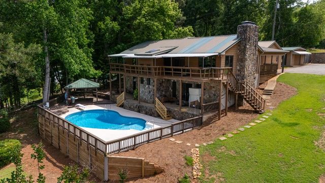 180 Old House Road, Hamilton, GA 31811