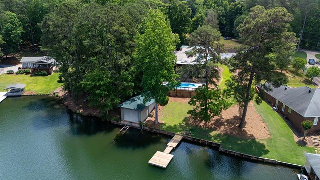 180 Old House Road, Hamilton, GA 31811