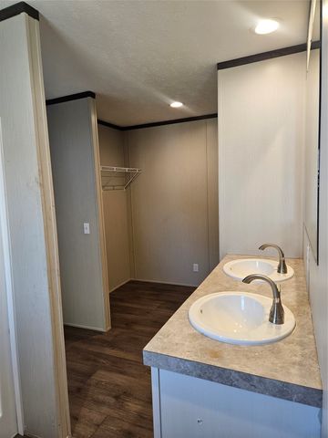 6501 W Hwy 199 6503, Springtown, TX 76082