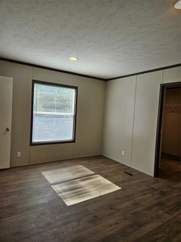 6501 W Hwy 199 6503, Springtown, TX 76082