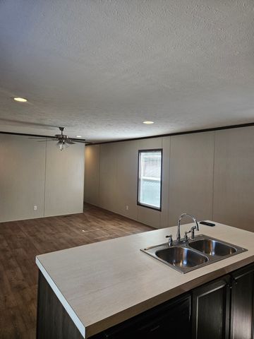 6501 W Hwy 199 6503, Springtown, TX 76082