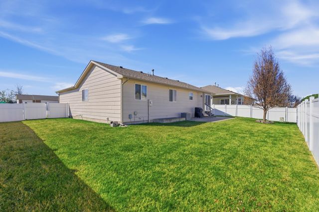 1551 N THOROUGHBRED COURT, Wichita, KS 67235