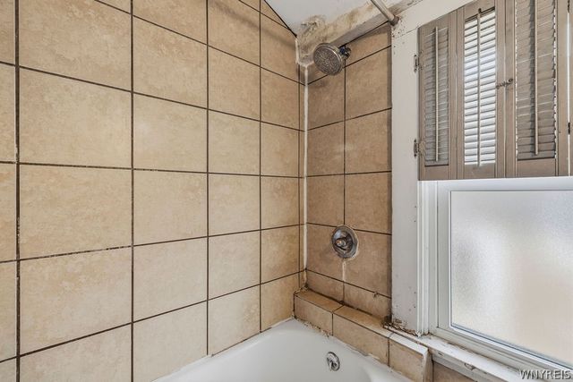 15 West Northrup Place, Buffalo, NY 14214