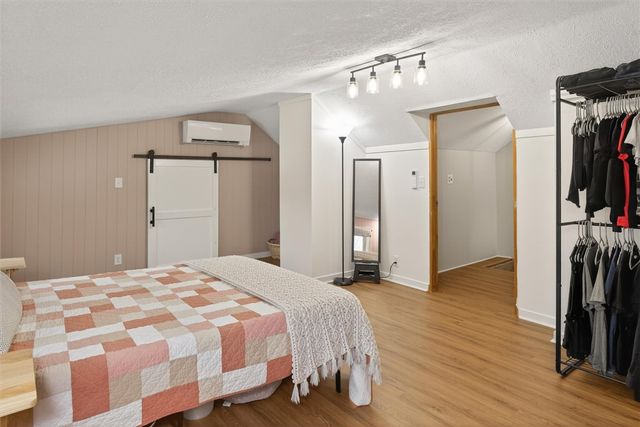 29 West Boulevard Parkway, Rochester, NY 14612