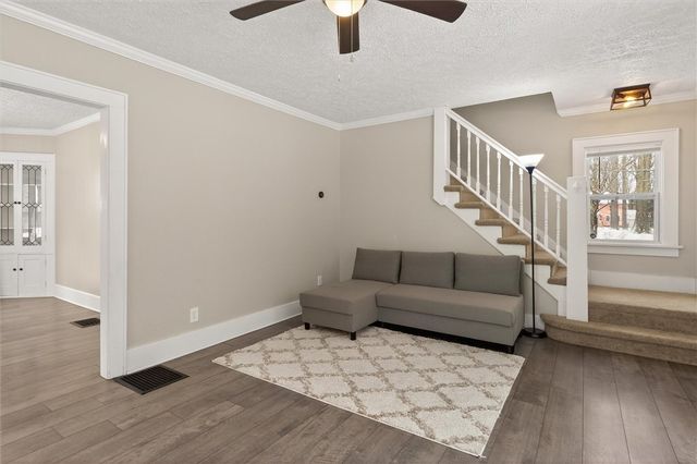 29 West Boulevard Parkway, Rochester, NY 14612