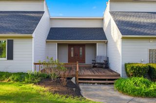 2411 Wixom Trail, Milford Charter Township, MI 48381