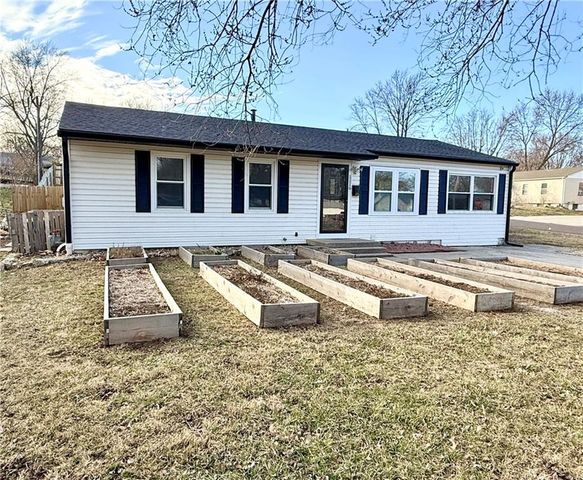 1116 N Swope Drive, Independence, MO 64056