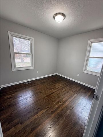 1116 N Swope Drive, Independence, MO 64056