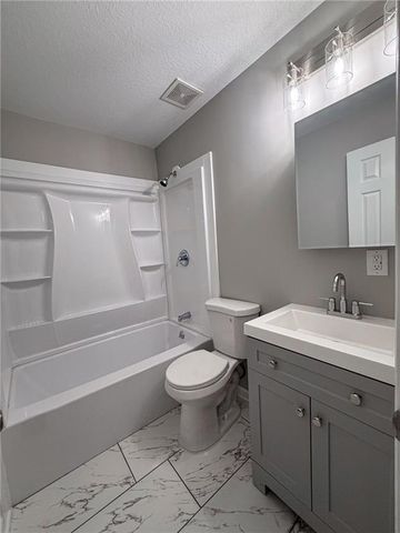 1116 N Swope Drive, Independence, MO 64056