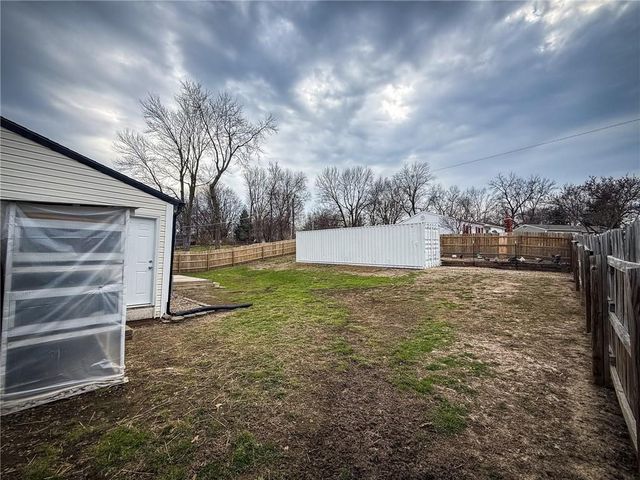 1116 N Swope Drive, Independence, MO 64056