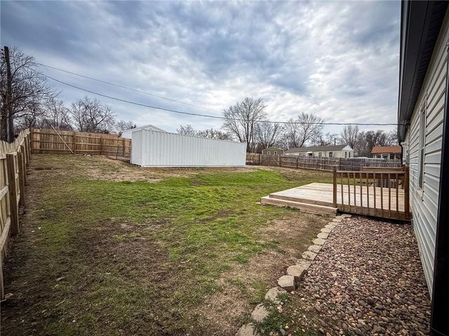 1116 N Swope Drive, Independence, MO 64056