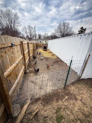 1116 N Swope Drive, Independence, MO 64056