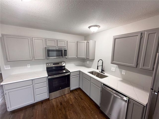 1116 N Swope Drive, Independence, MO 64056