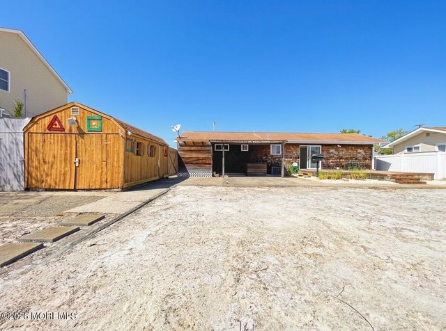 1813 Capstan Drive, Toms River, NJ 08753