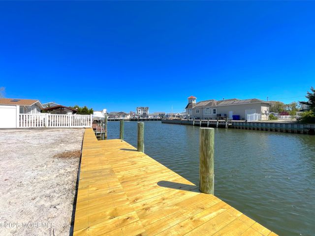 1813 Capstan Drive, Toms River, NJ 08753