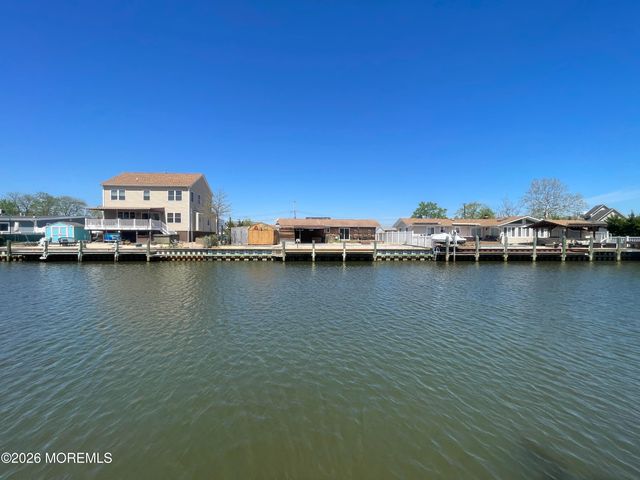 1813 Capstan Drive, Toms River, NJ 08753