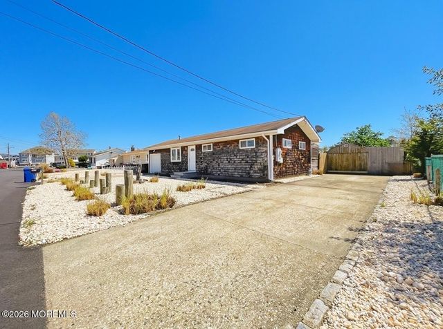 1813 Capstan Drive, Toms River, NJ 08753