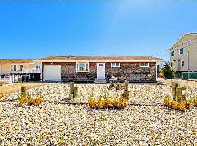 1813 Capstan Drive, Toms River, NJ 08753