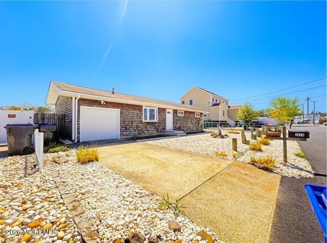 1813 Capstan Drive, Toms River, NJ 08753
