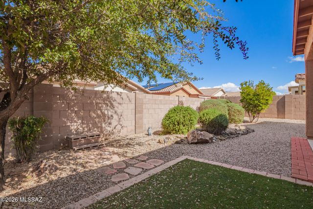 13765 E Carruthers Street, Vail, AZ 85641