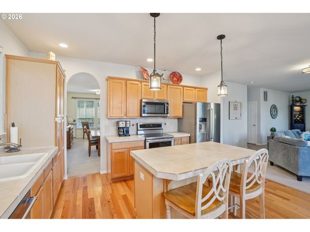 2404 Se JASMINE Way, Gresham, OR 97080