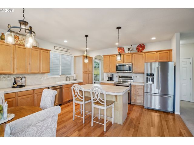 2404 Se JASMINE Way, Gresham, OR 97080