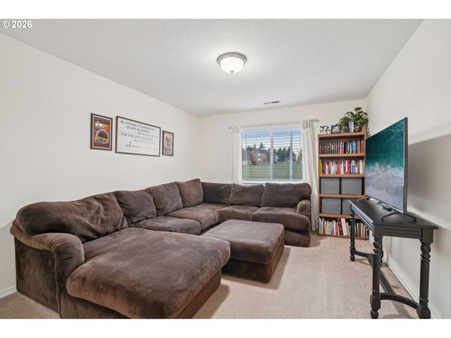 2404 Se JASMINE Way, Gresham, OR 97080