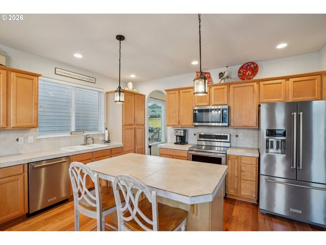 2404 Se JASMINE Way, Gresham, OR 97080